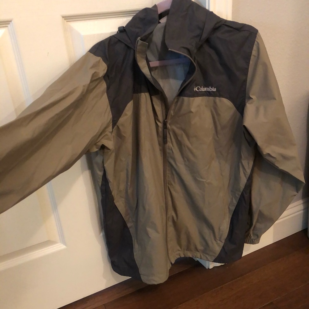 Men’s Columbia rain jacket